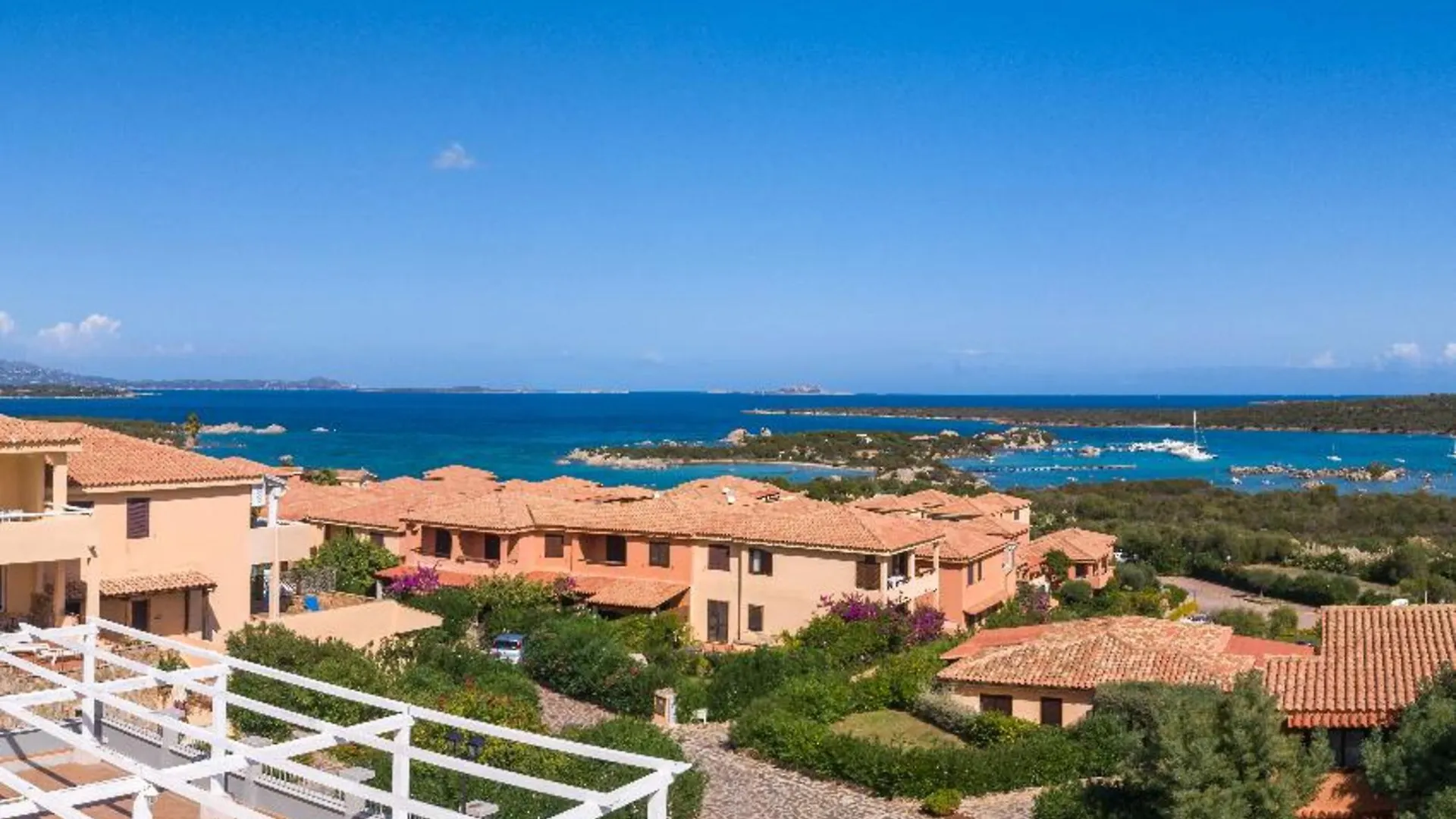 Baia De Bahas Residence Marinella
